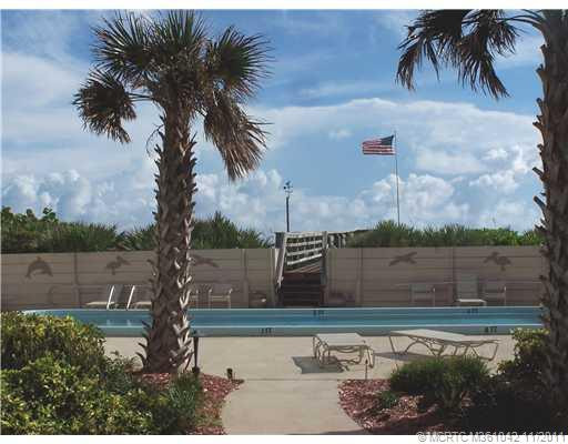 Swimming Pool/Hot Tub/Sauna. beachside pool and access to the sand