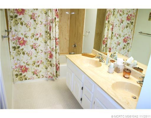 Master Bath/Spa.