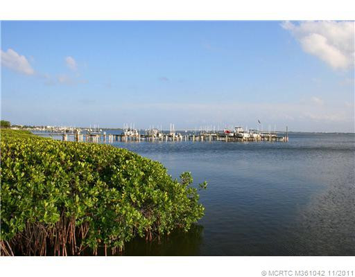 Waterfront/Dock/Pier.