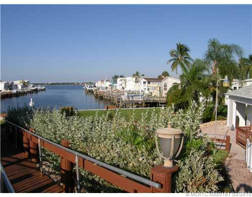 Waterfront/Dock/Pier.