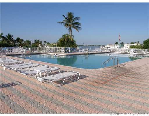 Swimming Pool/Hot Tub/Sauna.