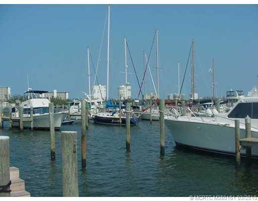 Waterfront/Dock/Pier.