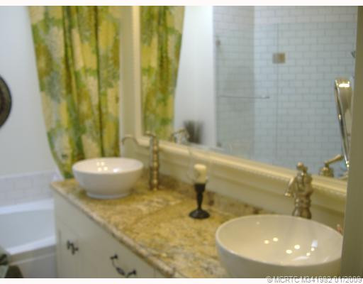 Master Bath/Spa.