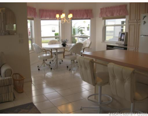Other. Another view--room for a computer table too!