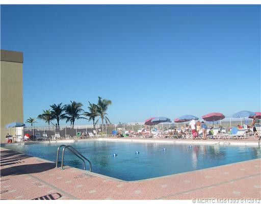 Swimming Pool/Hot Tub/Sauna. NETTLES POOL AT THE OCEAN WITH BEACH ACCESS.