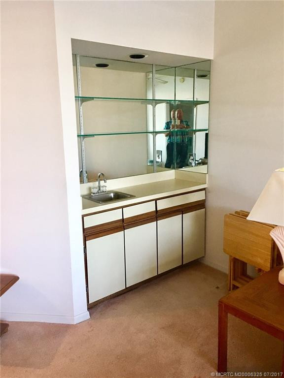 WET BAR