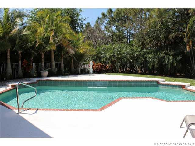 Swimming Pool/Hot Tub/Sauna.