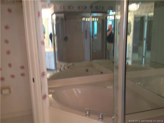 Master Bath/Spa.