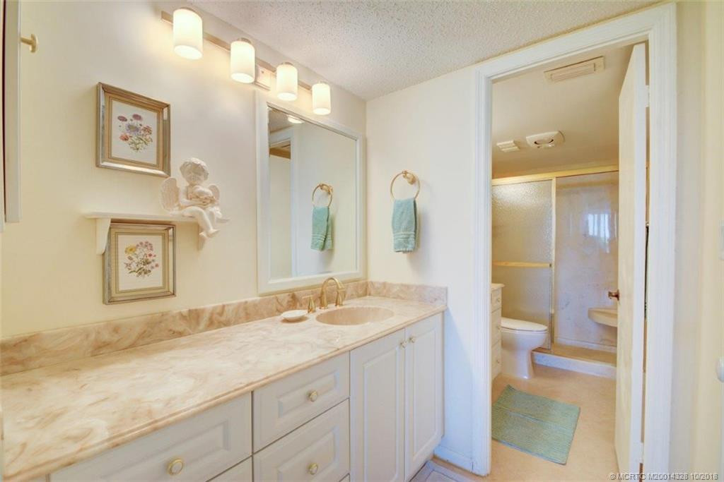 Master w/Dressing, Walk-in Closet and Bathroom