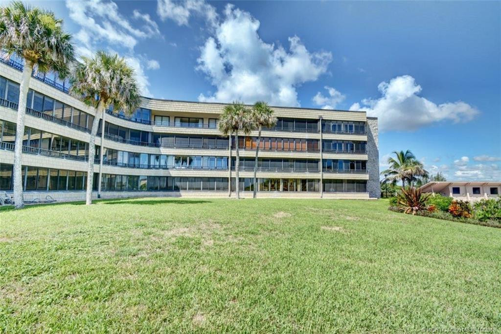 102 Wing of Suntide from Private Lawn
