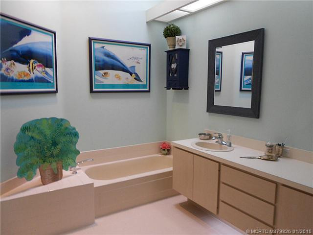 Master Bath/Spa.