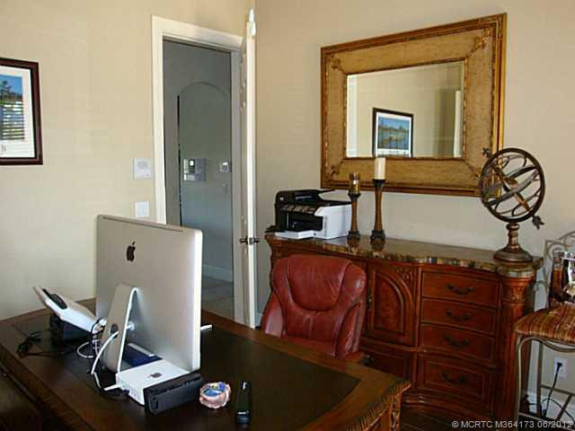 Studio/Study/Office.