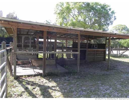 Stable/Barn. Small Barn