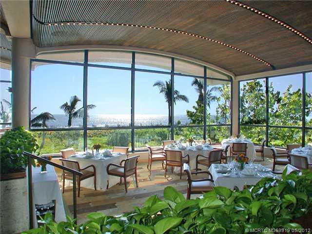 View. Oceanfront Country Club Dining Room