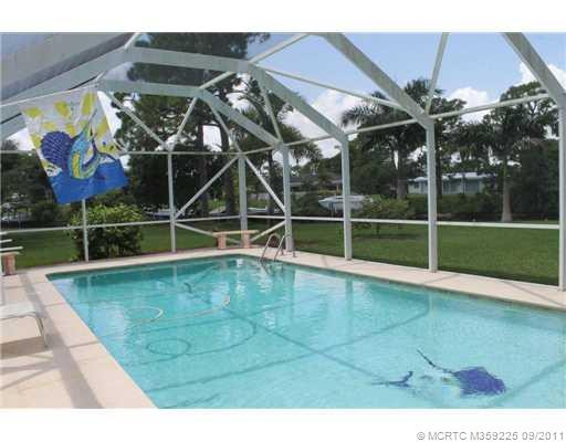 Swimming Pool/Hot Tub/Sauna.