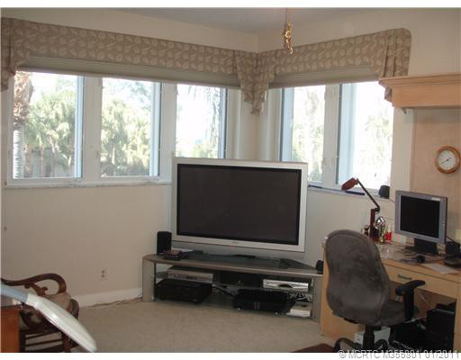 Studio/Study/Office.