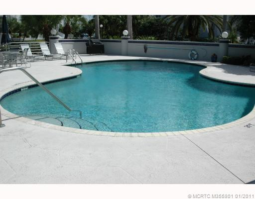 Swimming Pool/Hot Tub/Sauna.