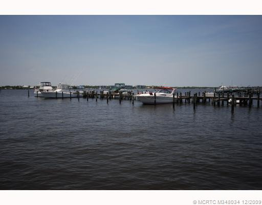 Waterfront/Dock/Pier.