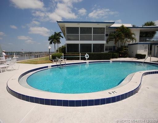 Swimming Pool/Hot Tub/Sauna.