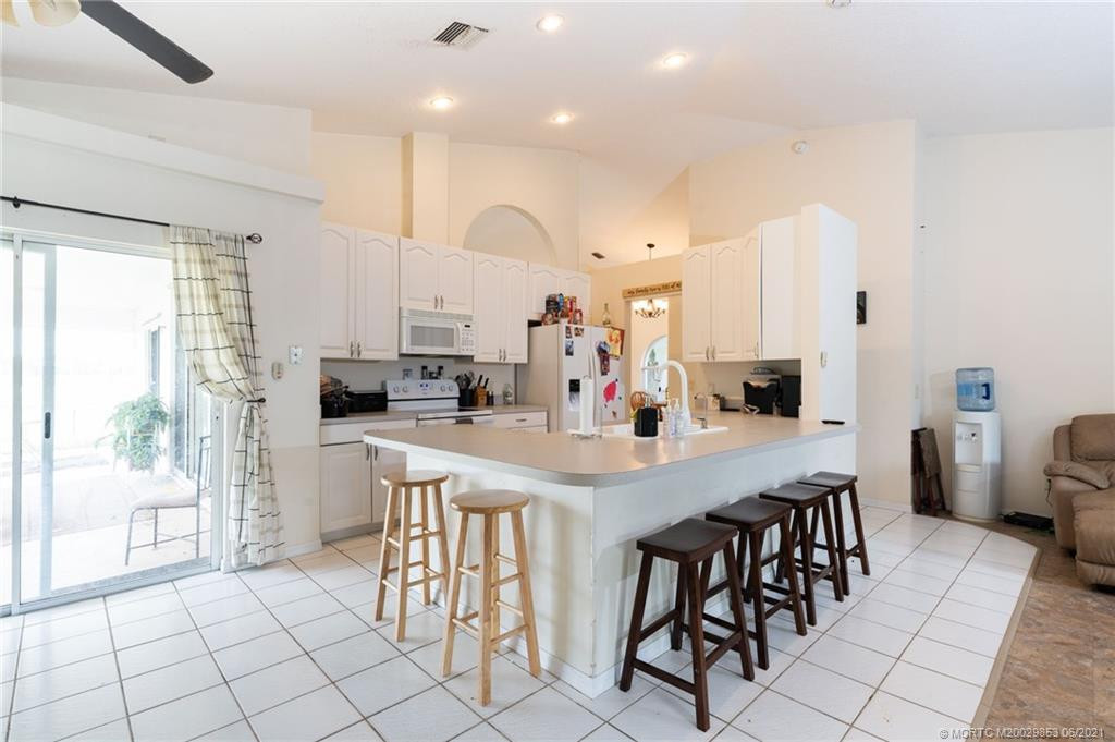 Main home eat in kitchen