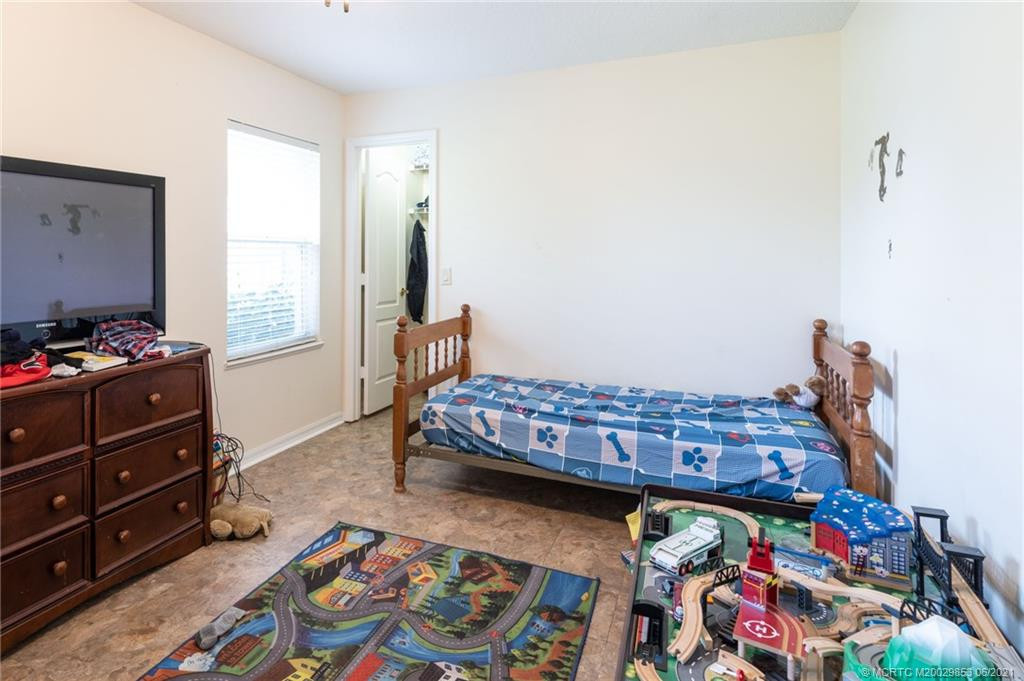 Main home guest bedroom 1
