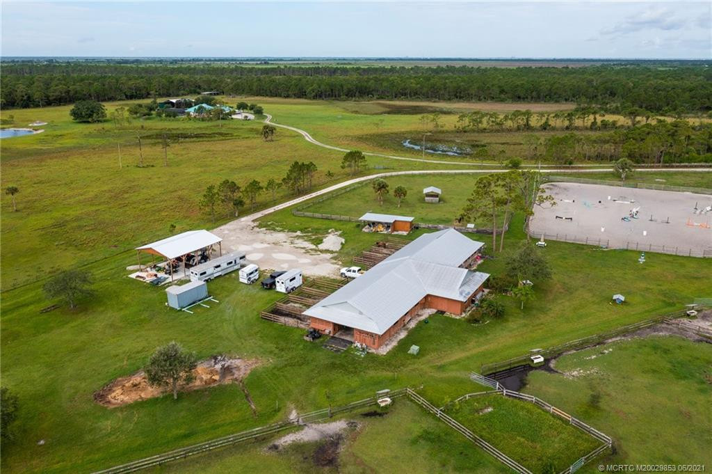 20 stall barn