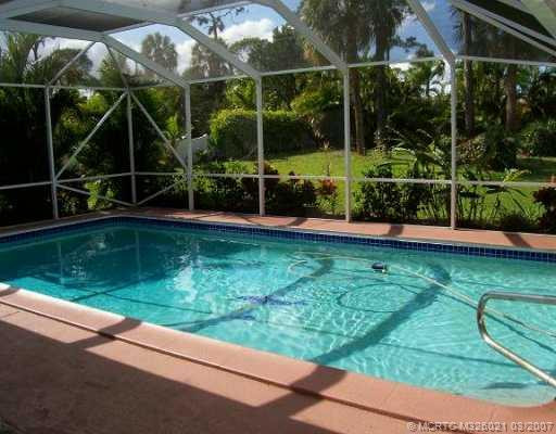 Swimming Pool/Hot Tub/Sauna.