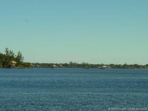 Waterfront/Dock/Pier.
