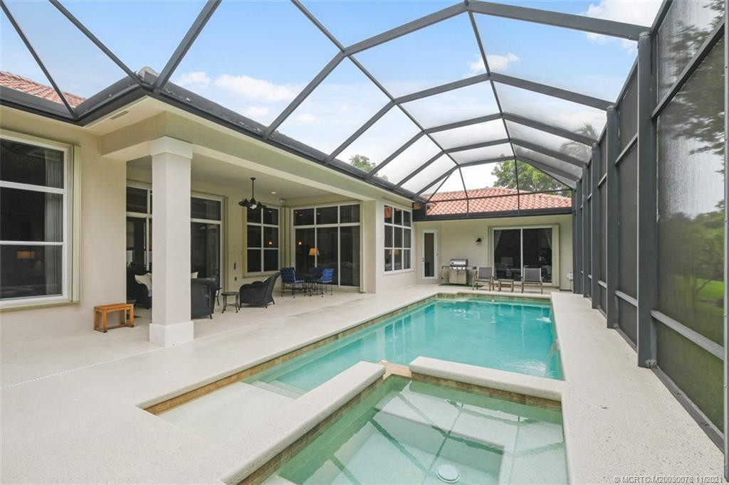 Screened-In Pool