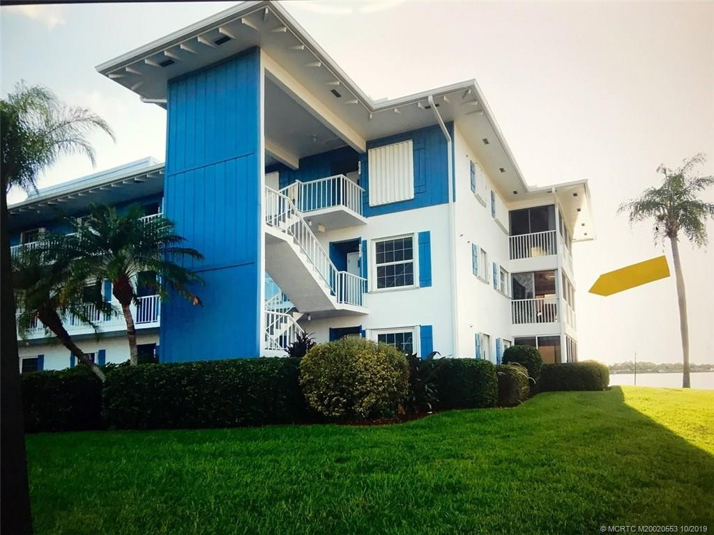 Beautiful Second Floor Waterfront Corner Unit