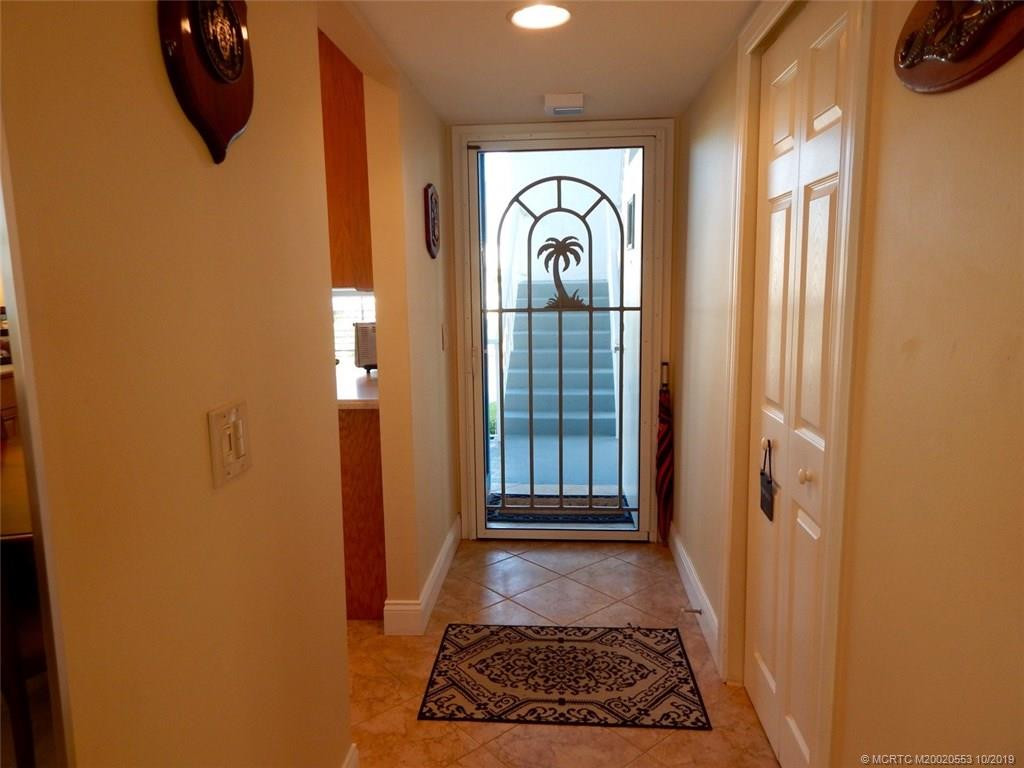 Unit Entry Way