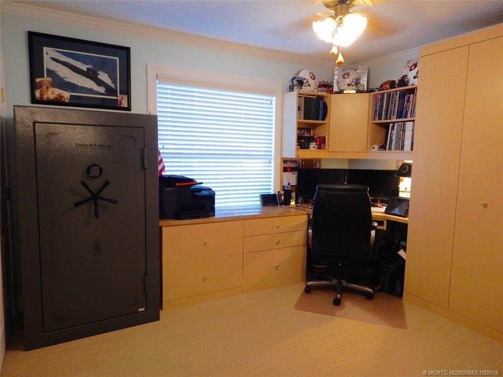 Guest Bedroom/Office with Murphy Bed