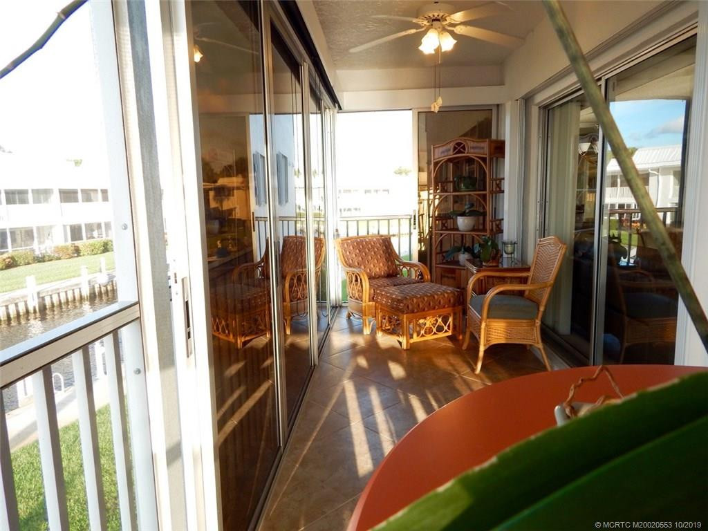 Amazing Wrap-Around Corner Lanai