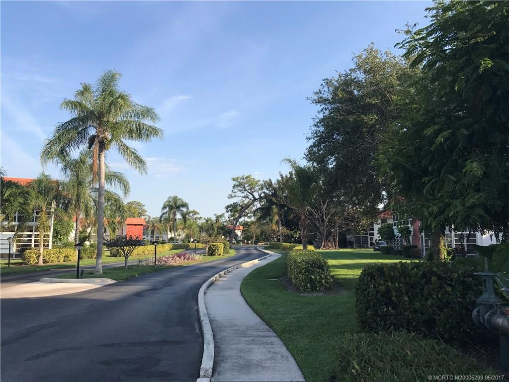 Vista Pines Entry