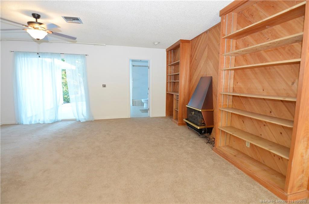 super spacious master suite, new carpet and new bathroom