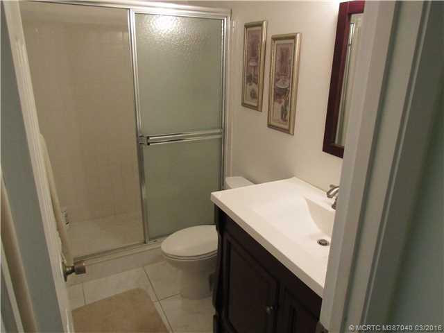 Master Bath/Spa. Tall Vanity