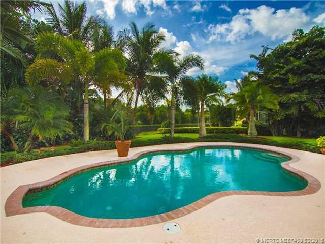 Swimming Pool/Hot Tub/Sauna.