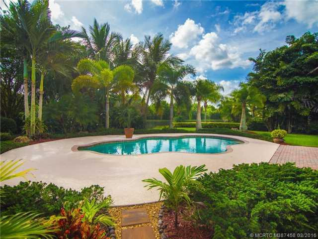 Swimming Pool/Hot Tub/Sauna.