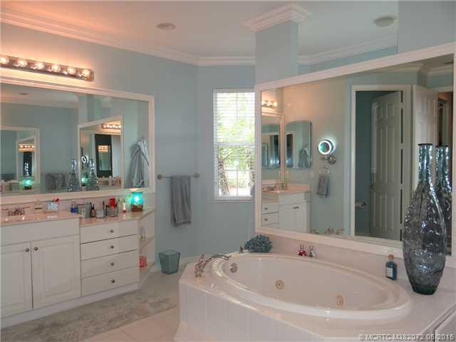 Master Bath/Spa.
