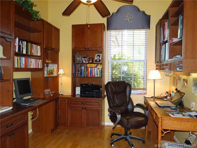 Studio/Study/Office.