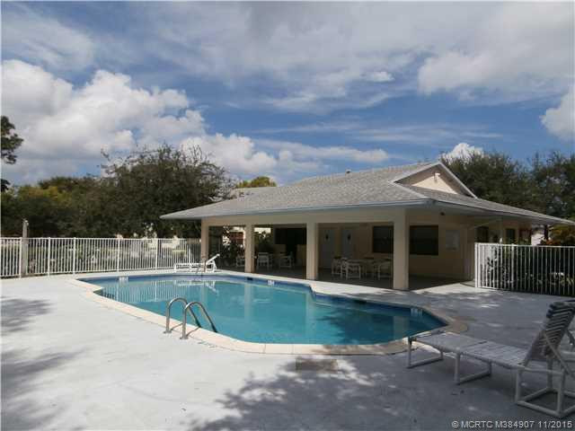 Swimming Pool/Hot Tub/Sauna.