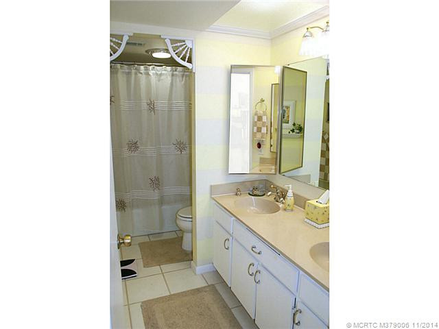 Master Bath/Spa.