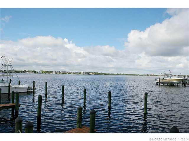 Waterfront/Dock/Pier. Dock View