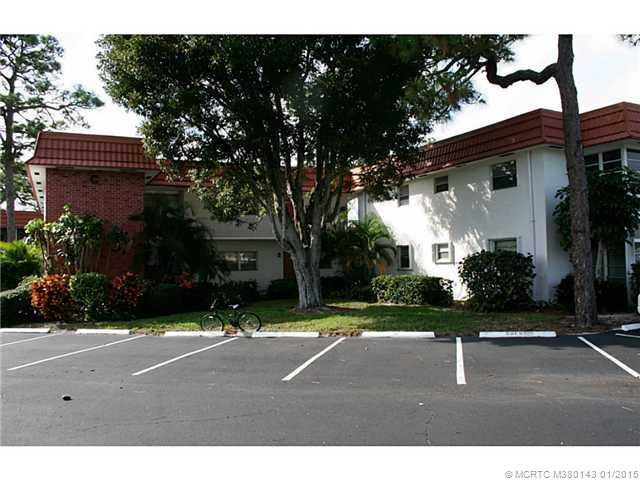Exterior Front. 2600 SE Ocean Blvd C-6 2Bed 2Bath 1st Floor Condo. End Unit.