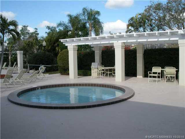 Swimming Pool/Hot Tub/Sauna.
