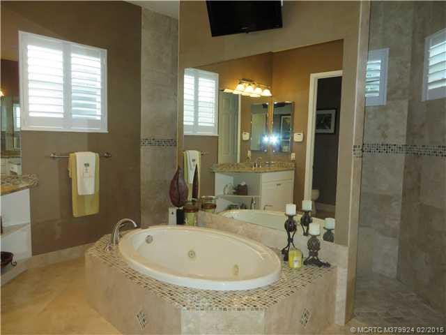 Master Bath/Spa.