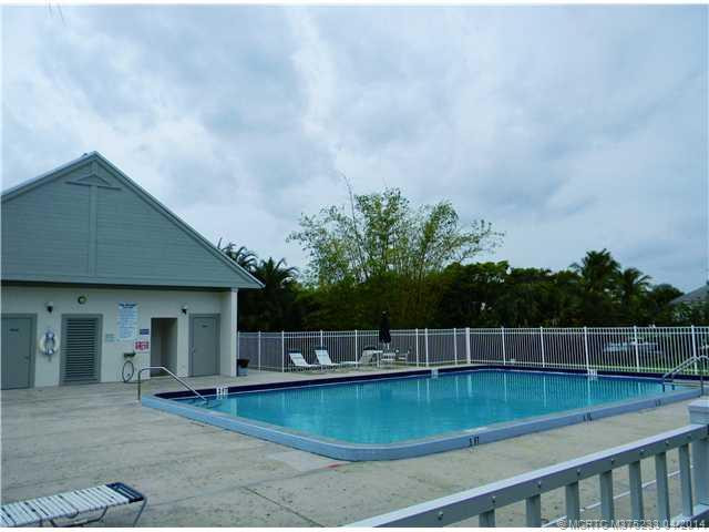 Swimming Pool/Hot Tub/Sauna.