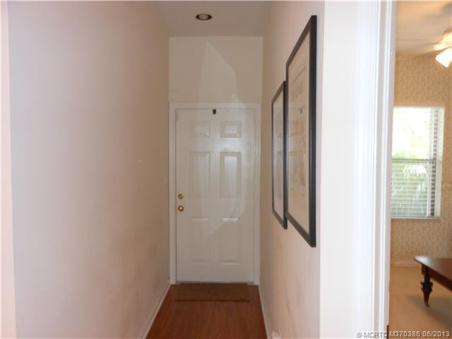 Interior Space/Layout. FOYER ENTRANCE