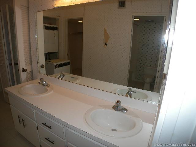 Master Bath/Spa.