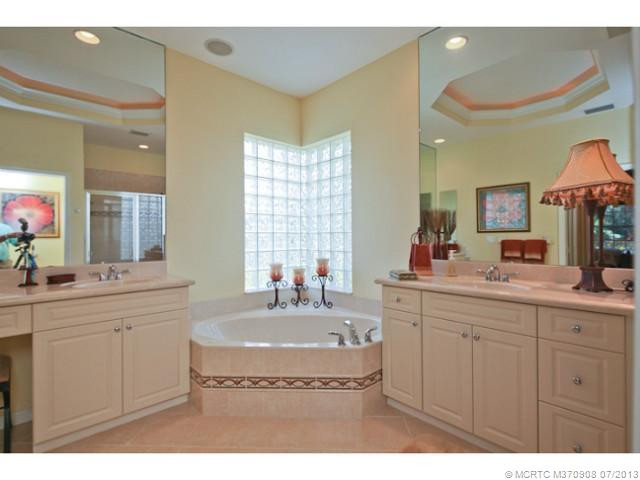 Master Bath/Spa.